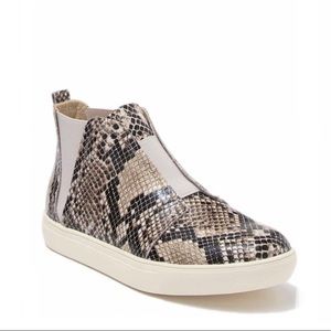 COCONUTS BY MATISSE LOVE WORN PULL-ON SNEAKER IN WHITE SNAKE - NIB!